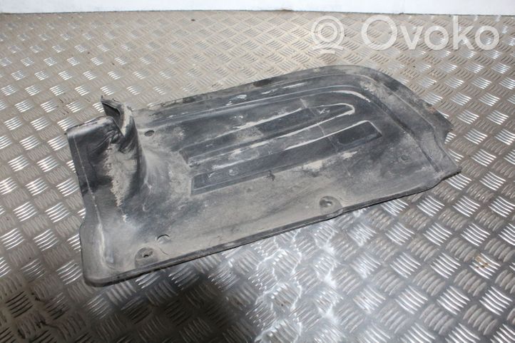 Volkswagen PASSAT B6 Couvre-soubassement arrière 3C0825216