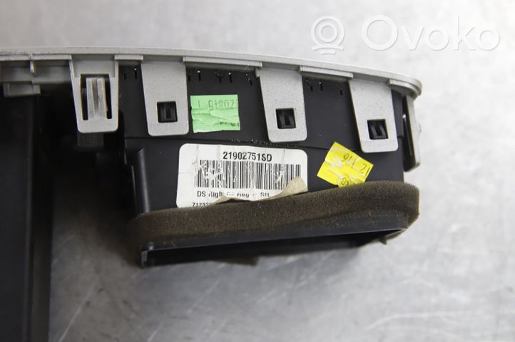 Dodge RAM Moldura protectora de la rejilla de ventilación lateral del panel 21902751