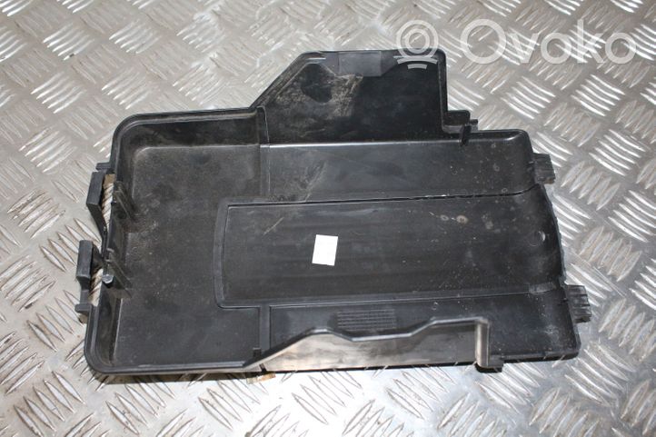 Volkswagen Tiguan Tapa/cubierta para la caja de la batería 3C0915443A