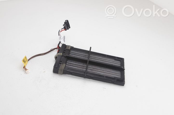 Audi A4 S4 B8 8K Radiateur électrique de chauffage auxiliaire 8K0819011C