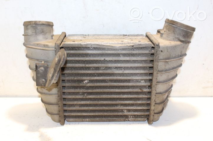 Audi TT Mk1 Chłodnica powietrza doładowującego / Intercooler 8L9145805