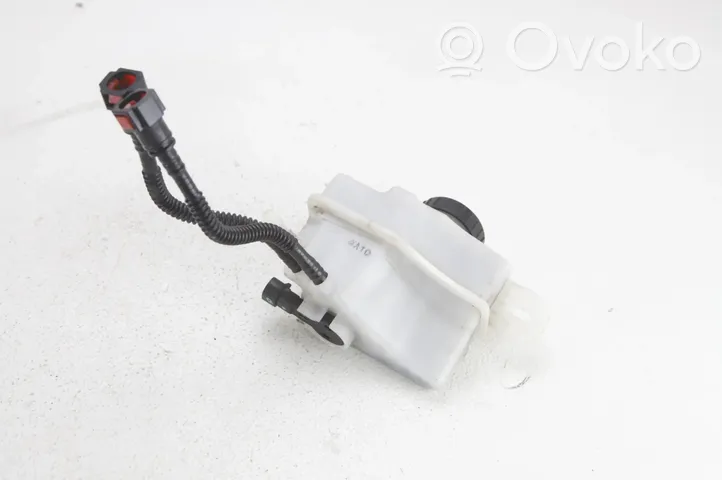 Opel Mokka Brake fluid reservoir 