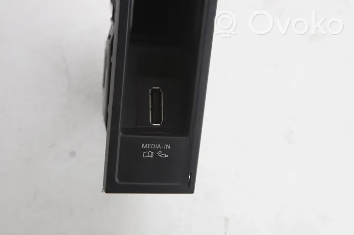 Volkswagen Tiguan Gniazdo / Złącze USB 5N0035341H