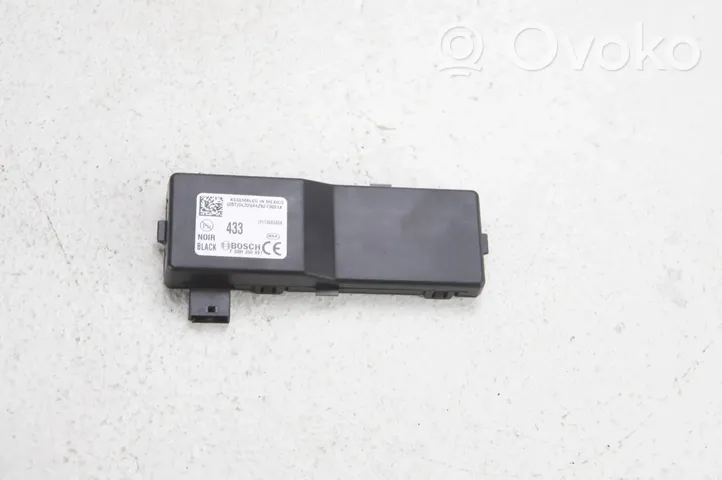 Opel Astra J Unidad de control/módulo del bloqueo de puertas 13503204