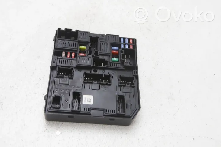 Nissan X-Trail T32 Fuse module 284B75NA0A