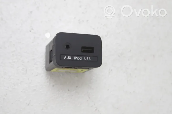 KIA Optima Connettore plug in AUX 96120-2T500
