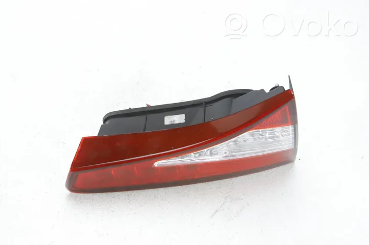 KIA Optima Lampy tylnej klapy bagażnika 92403-2T1