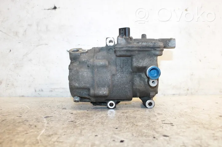 Toyota Auris E180 Ilmastointilaitteen kompressorin pumppu (A/C) 042200-1031