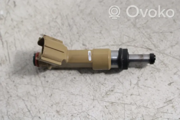 Toyota Auris E180 Injecteur de carburant 23250-0T030