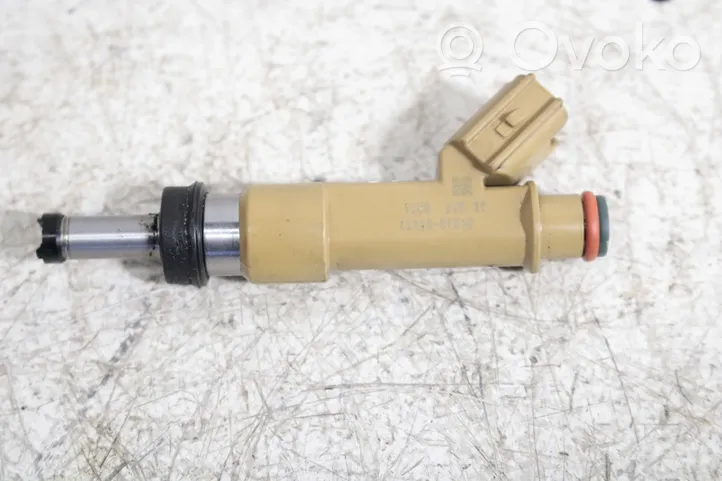 Toyota Auris E180 Injecteur de carburant 23250-0T030