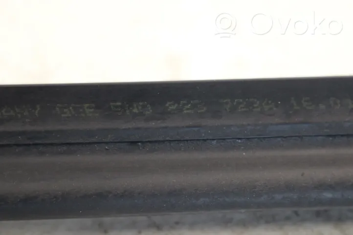 Volkswagen Tiguan Guarnizione compartimento motore 5N0823723A