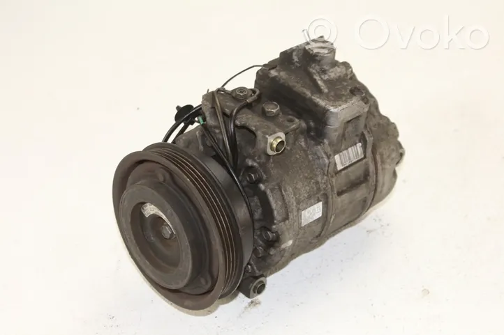 Audi A4 S4 B5 8D Ilmastointilaitteen kompressorin pumppu (A/C) 8D0260808