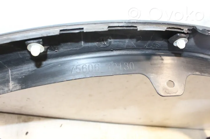 Toyota RAV 4 (XA40) Listwa błotnika tylnego 7560642130