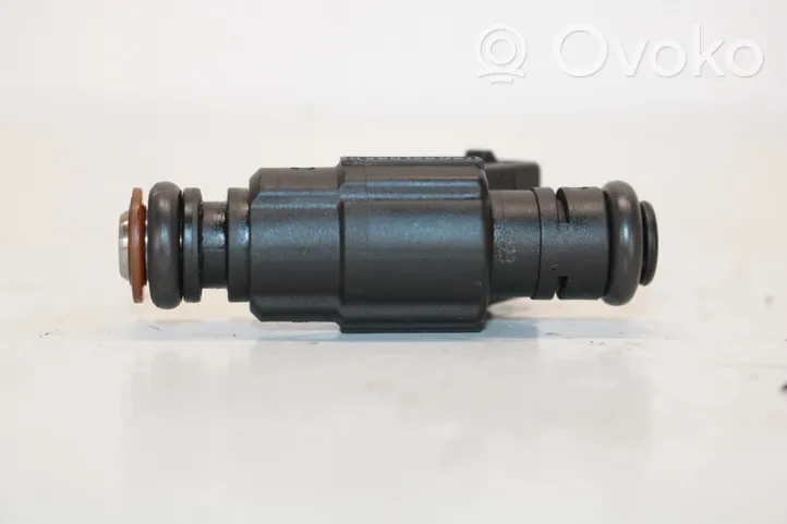 Audi A3 S3 8L Inyector de combustible 06A906031BA