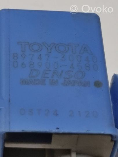 Toyota RAV 4 (XA40) Keskuslukituksen rele 8974730040