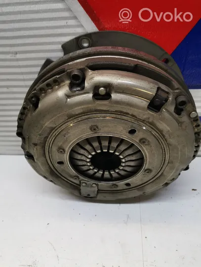 Audi A4 S4 B9 Sankabos komplektas 0CX105266