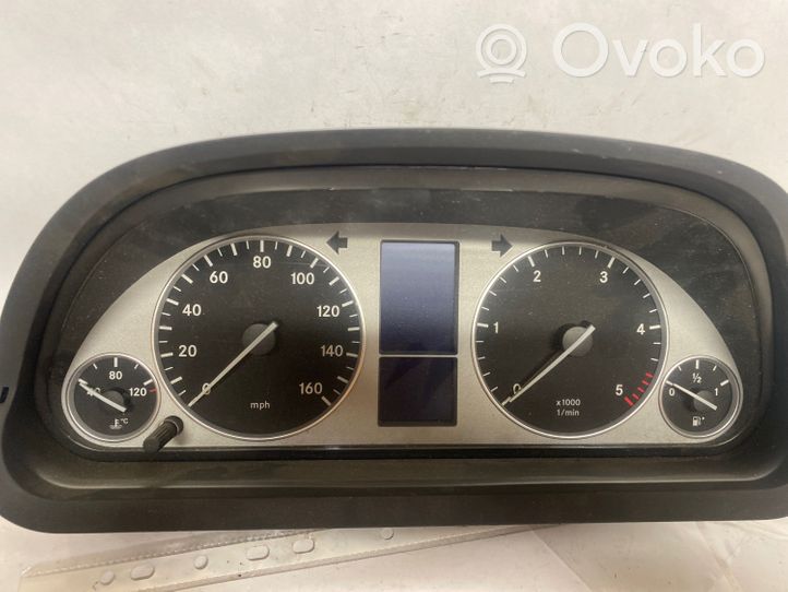 Mercedes-Benz B W245 Speedometer (instrument cluster) 1031098110