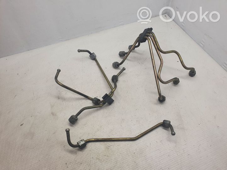 Volvo V70 Tuyau d'alimentation conduite de carburant KUROVAMZDELAI