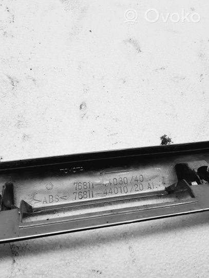 Toyota Avensis Verso Éclairage de plaque d'immatriculation 768114403040