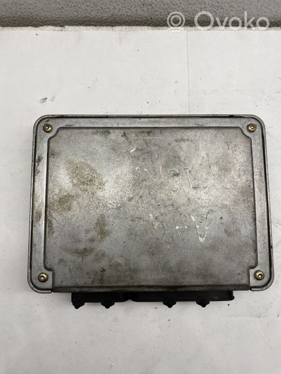 Audi A4 S4 B5 8D Dzinēja vadības bloks 038906018R