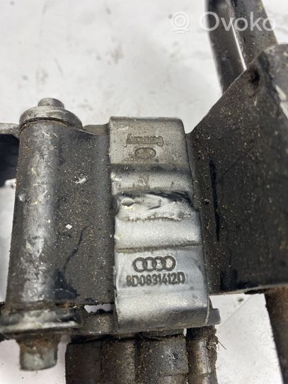 Audi A4 S4 B5 8D Cerniera superiore della portiera anteriore 8D0831412D