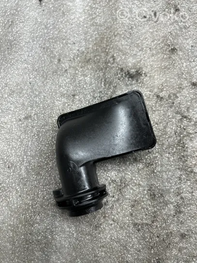 Volkswagen Tiguan Tubo del filtro della coppa dell’olio 03G115169B