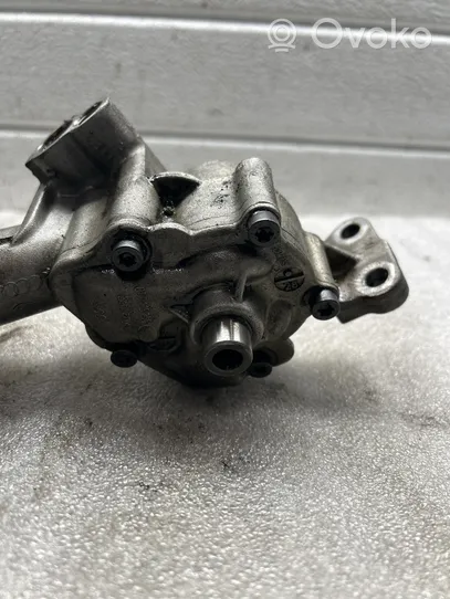 Audi A6 S6 C6 4F Oil pump 059115105