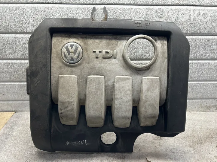 Volkswagen Touran I Engine cover (trim) 03G103925