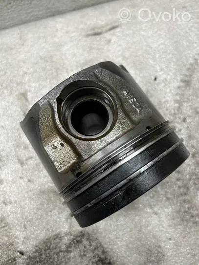 Ford Transit Custom Piston 8900B