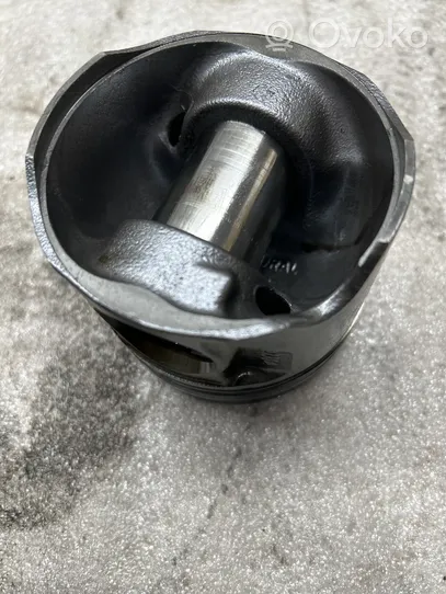 Ford Transit Custom Piston 8900B