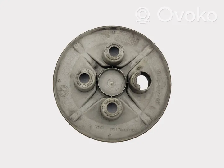 Fiat Doblo Заводская крышка (крышки) от центрального отверстия колеса 51768787