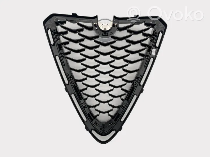 Alfa Romeo Stelvio Maskownica / Grill / Atrapa górna chłodnicy 156172304