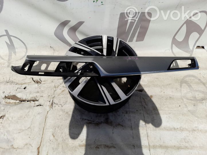 BMW 5 G30 G31 Rivestimento del vano portaoggetti del cruscotto 9363698