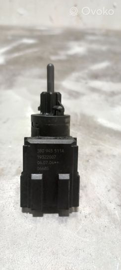 Skoda Octavia Mk2 (1Z) Interruttore del pedale del freno 3B0945511A