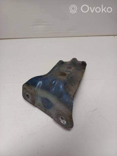 Volkswagen Golf V Supporto di montaggio del parafango 1K6821136