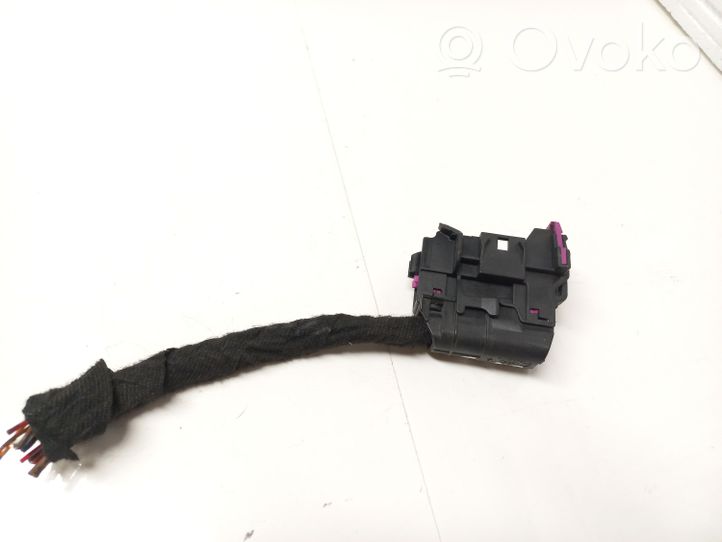 Audi A4 S4 B7 8E 8H Cablaggio porta anteriore 8E0972701