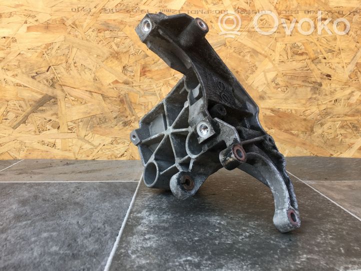 Audi A4 S4 B8 8K Supporto di montaggio della pompa del servosterzo 059145169