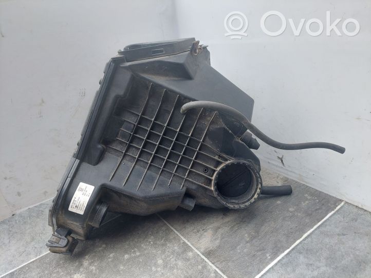 Audi A4 S4 B8 8K Ilmansuodatin 8K0133837B