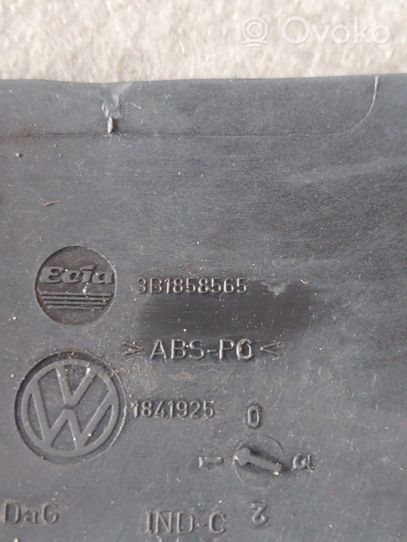 Volkswagen PASSAT B5.5 Ohjauspyörän pylvään verhoilu 3B1858565