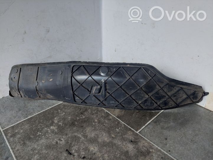 Volkswagen Polo IV 9N3 Fender end trim 6Q0821111A