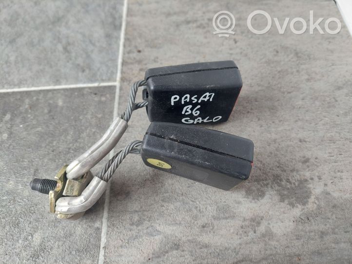 Volkswagen PASSAT B6 Middle seatbelt buckle (rear) 