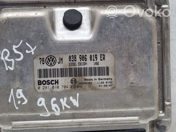 Volkswagen PASSAT B5.5 Variklio valdymo blokas 038906019ER