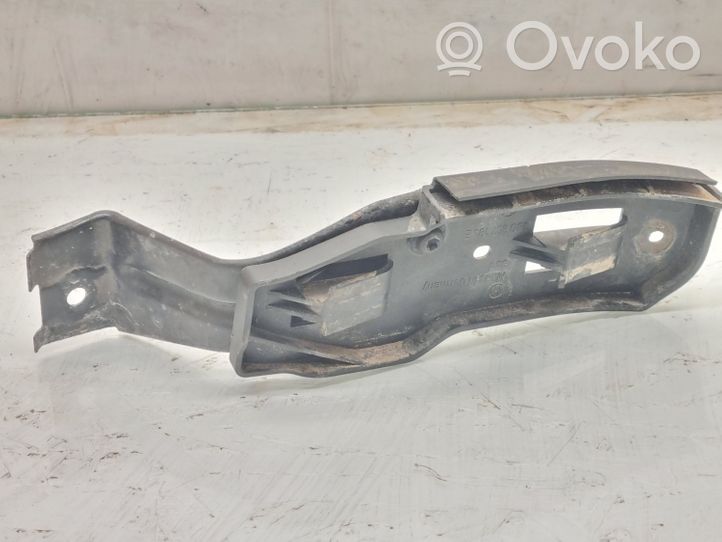 Volkswagen PASSAT B5.5 Support de montage d'aile 3B0821237A