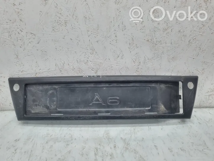Audi A6 S6 C6 4F Ramka tylnej tablicy rejestracyjnej 4F0807285