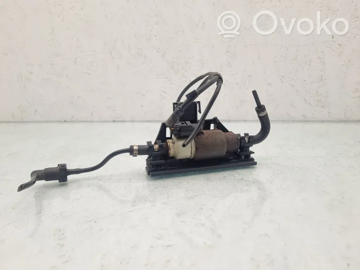 Volkswagen PASSAT B6 Webasto auxiliary heater fuel pump 8E0973202