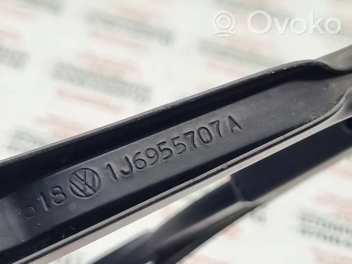 Volkswagen Golf IV Ramię wycieraczki szyby tylnej 1J6955707A