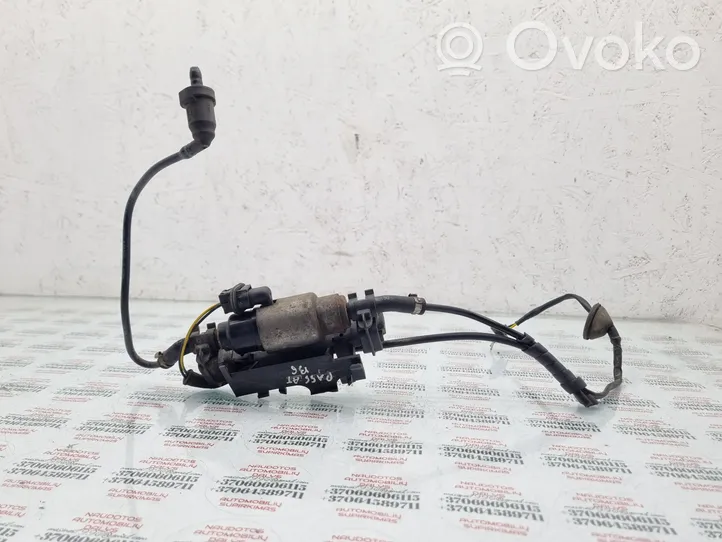 Volkswagen PASSAT B6 Pompa del combustibile del riscaldamento ausiliario Webasto 1T0971913