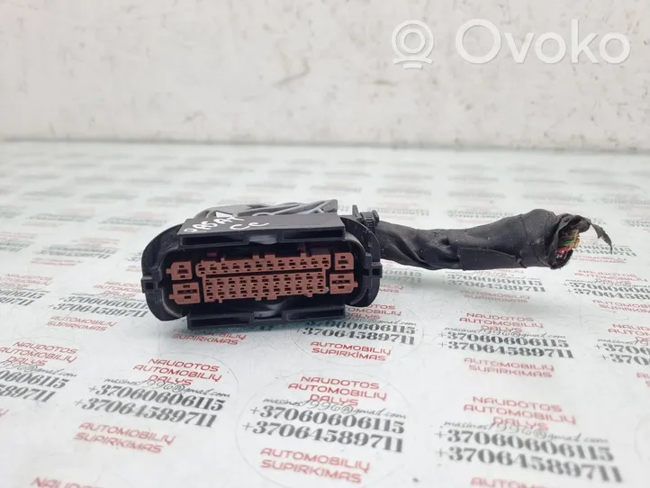 Volkswagen PASSAT CC Enchufe del conector del módulo ABS 6Q0973038A