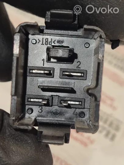 Volkswagen PASSAT B6 Hazard light switch 3C0953509A