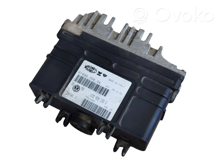 Volkswagen Golf III Calculateur moteur ECU 032906030G